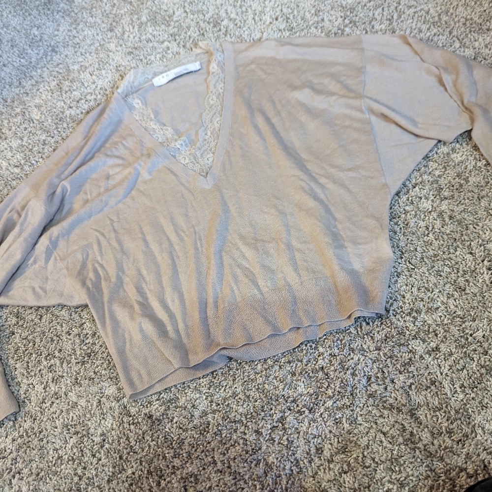 Iro sweater. - Picture 2 of 5